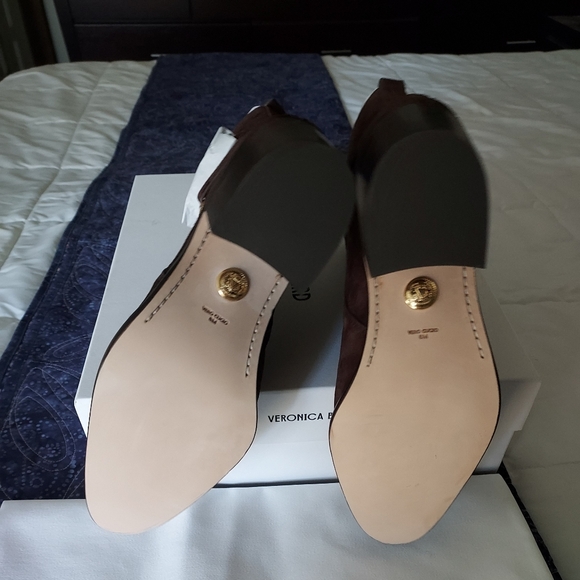 NIB Veronica Beard Sohelia booties, brown suede, size 8 - Picture 14 of 15